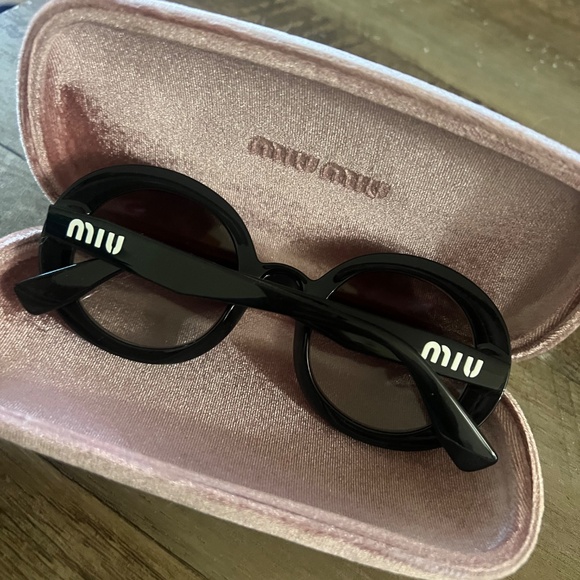 Miu Miu sunglasses - Picture 2 of 4